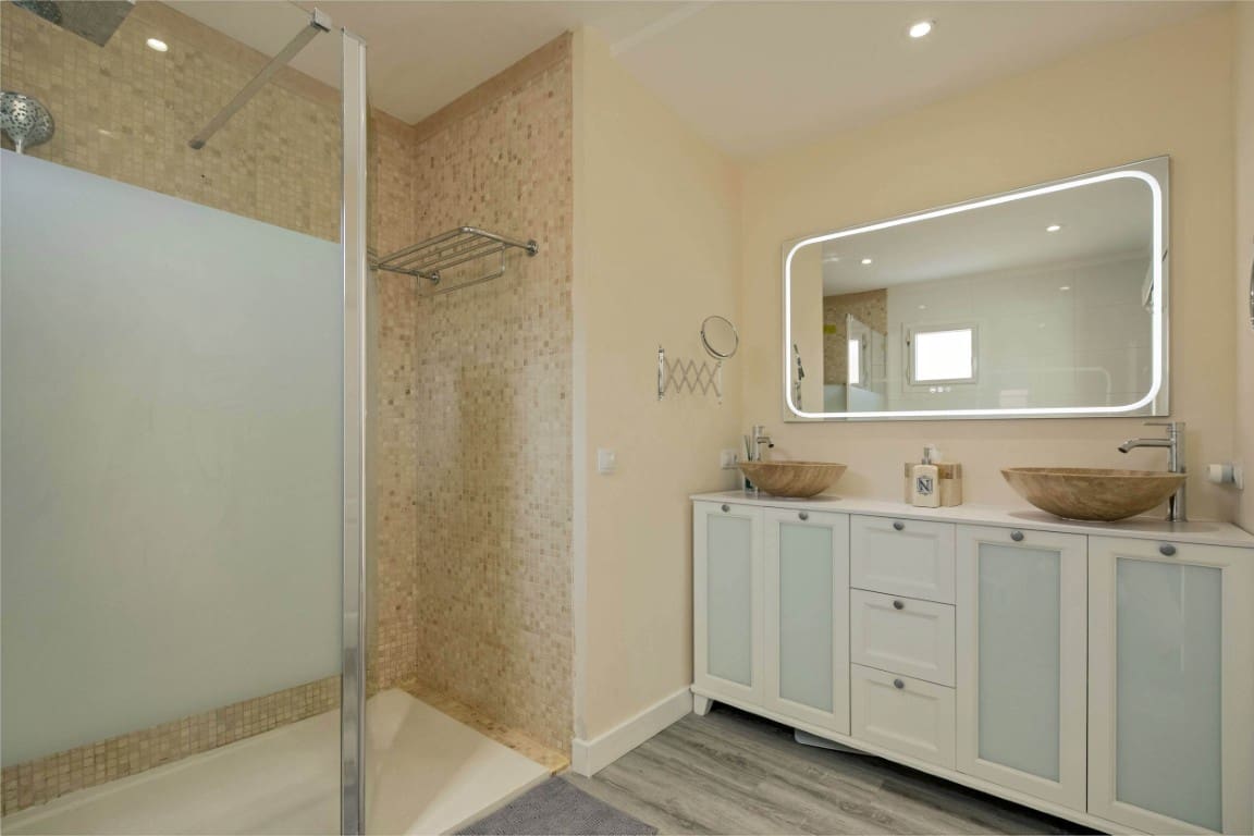 4 bedroom Villa for sale in Puerto Santiago with pool garage - € 959,000 (Ref: 9747267)