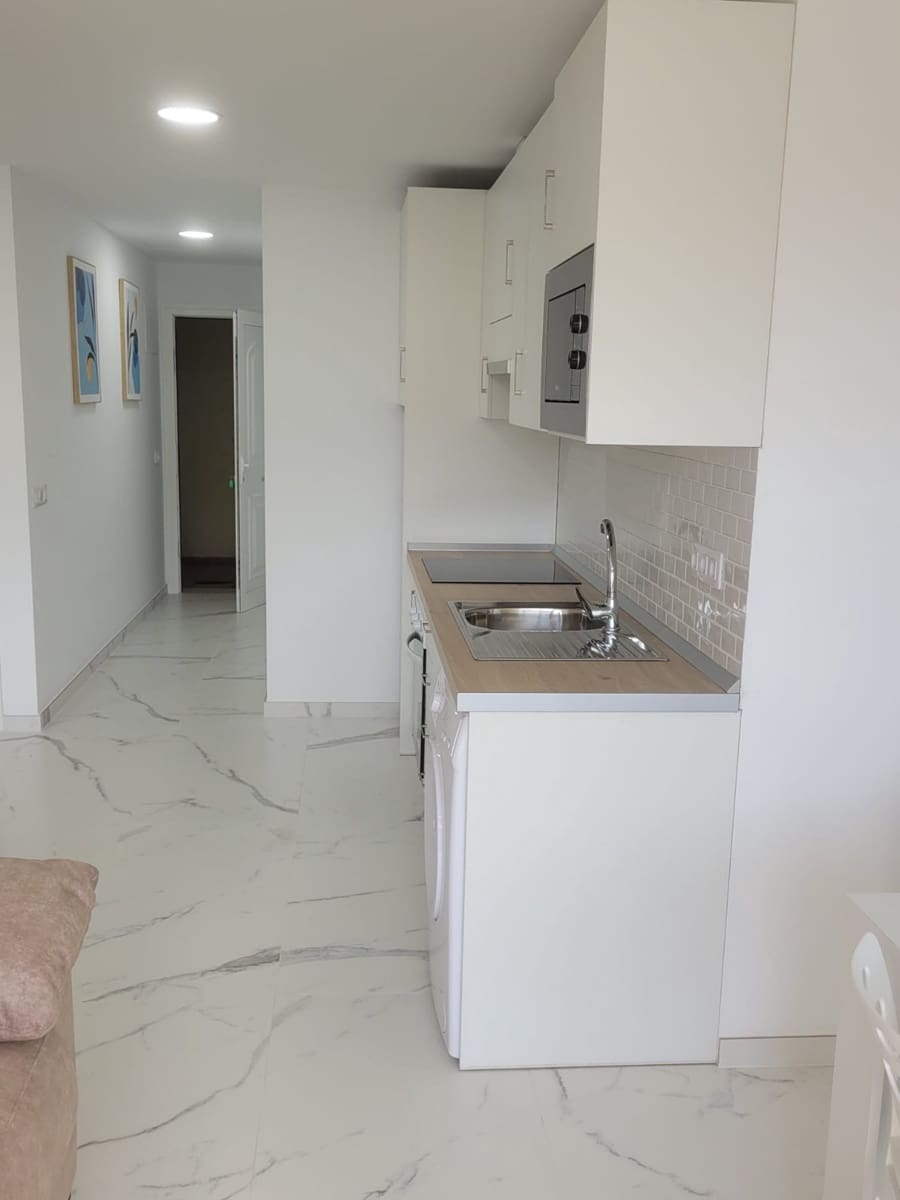 Apartamento de 22 habitaciones en Los Cristianos en venta con piscina - 330.000 € (Ref: 9747359)