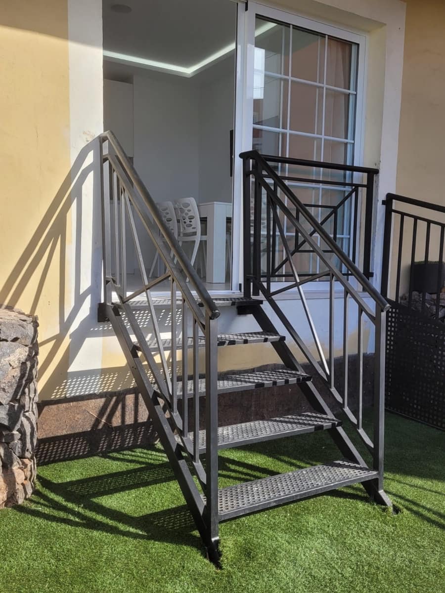 Apartamento de 22 habitaciones en Los Cristianos en venta con piscina - 330.000 € (Ref: 9747359)