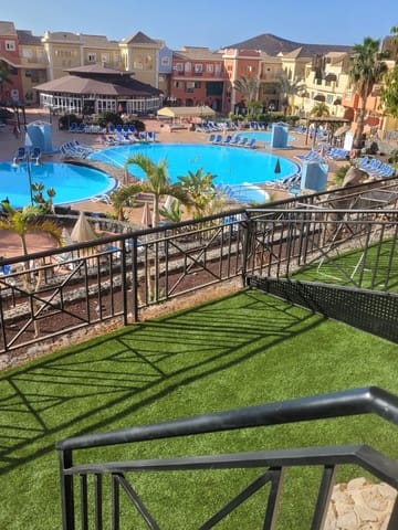 Apartamento de 22 habitaciones en Los Cristianos, Arona en venta con piscina - 330.000 € (Ref: 9747359)