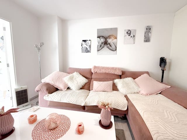 2 soverom Leilighet til salgs i Los Cristianos, Arona med svømmebasseng - € 350 000 (Ref: 9759513)