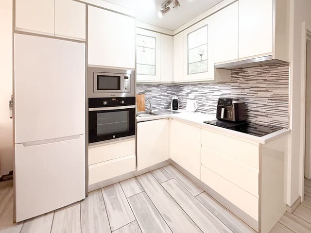 2 soverom Leilighet til salgs i Los Cristianos, Arona med svømmebasseng - € 350 000 (Ref: 9759513)