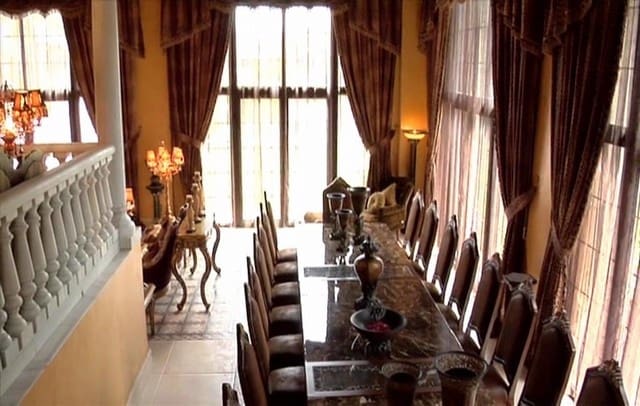 7 soveværelse Villa til salg i Nueva Andalucia med swimmingpool garage - € 28.000.000 (Ref: 5167830)