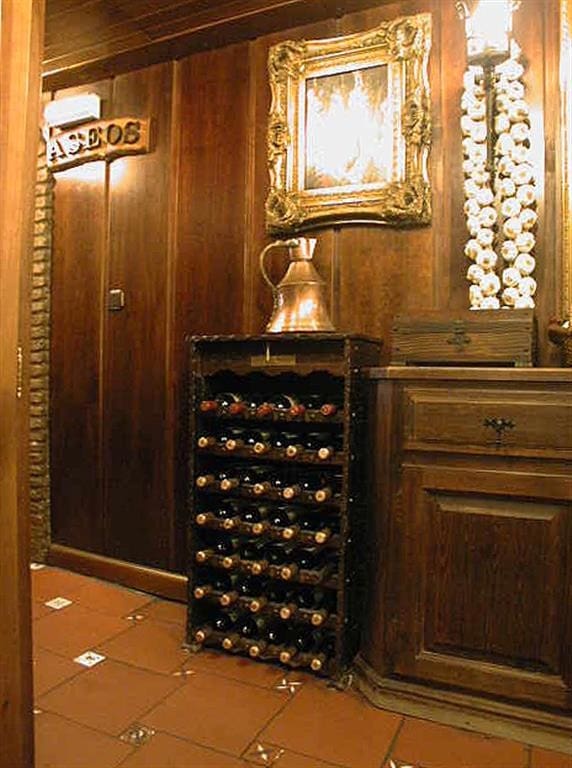 Restaurant/Bar til salg i Nueva Andalucia med garage - € 5.200.000 (Ref: 5168184)