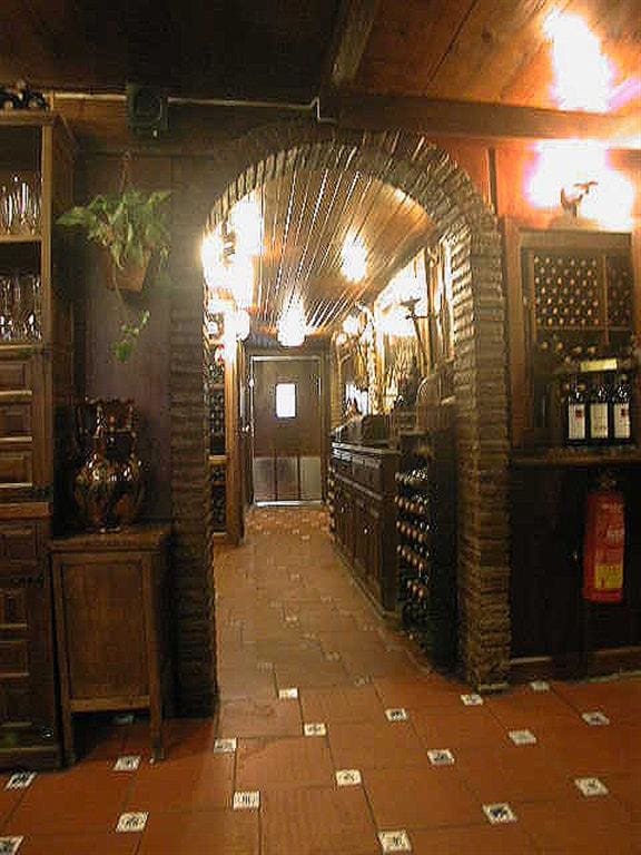 Restaurant/Bar til salg i Nueva Andalucia med garage - € 5.200.000 (Ref: 5168184)