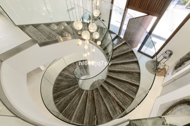 9 soveværelse Villa til salg i Las Brisas, Marbella med swimmingpool garage - € 11.800.000 (Ref: 5168277)