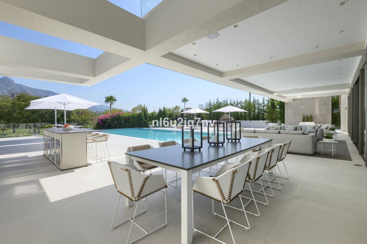 9 soveværelse Villa til salg i Nueva Andalucia med swimmingpool garage - € 11.800.000 (Ref: 5168277)