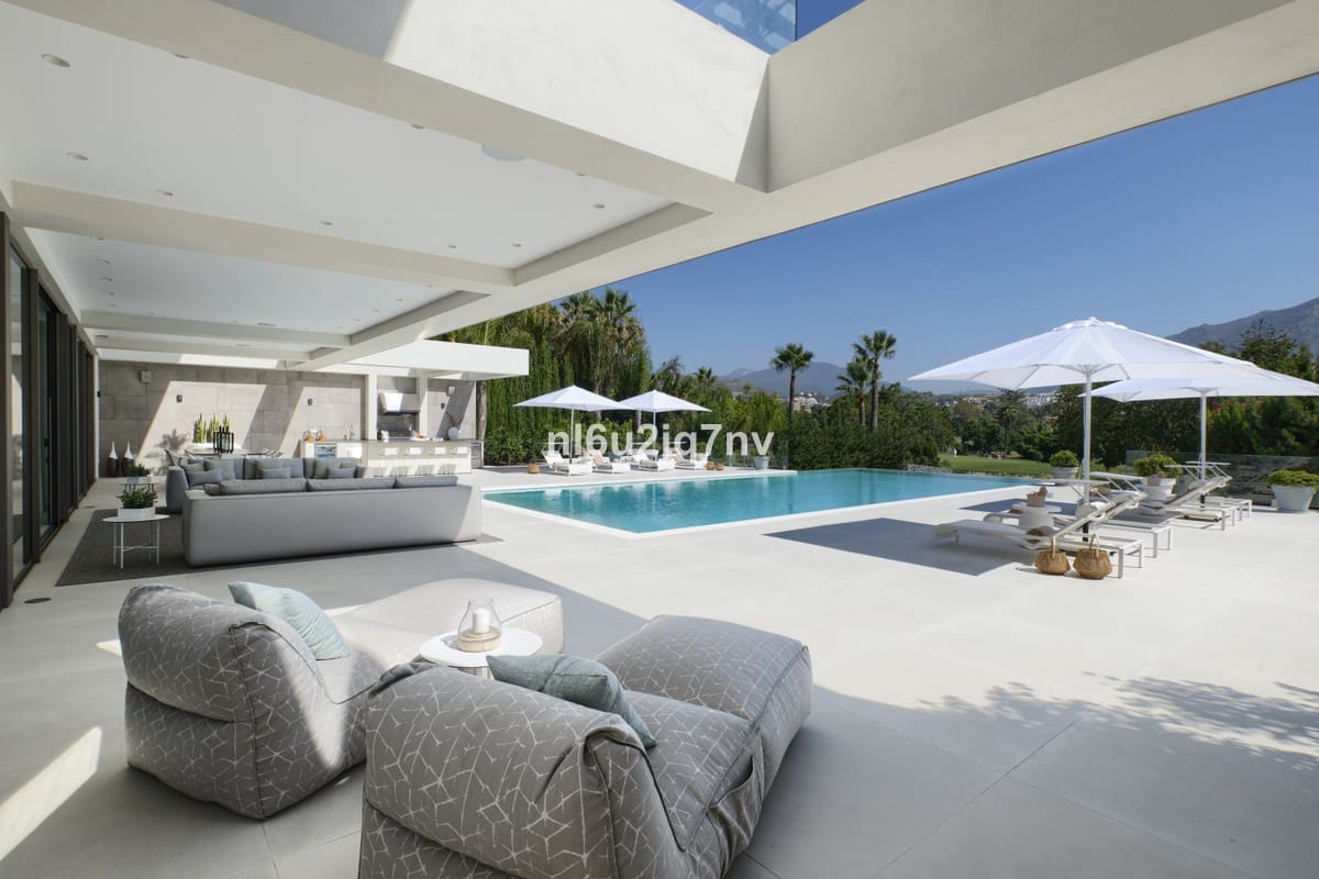 9 soveværelse Villa til salg i Nueva Andalucia med swimmingpool garage - € 11.800.000 (Ref: 5168277)