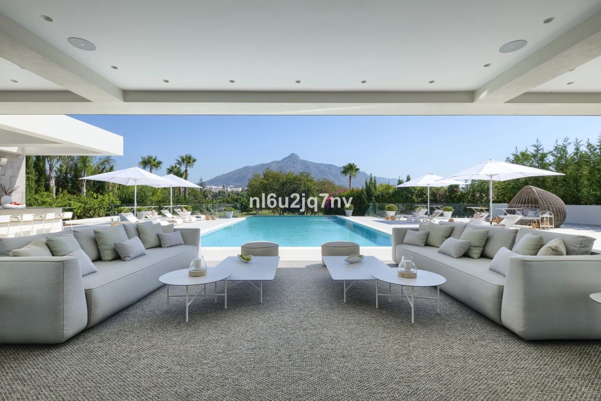 9 soveværelse Villa til salg i Nueva Andalucia med swimmingpool garage - € 11.800.000 (Ref: 5168277)
