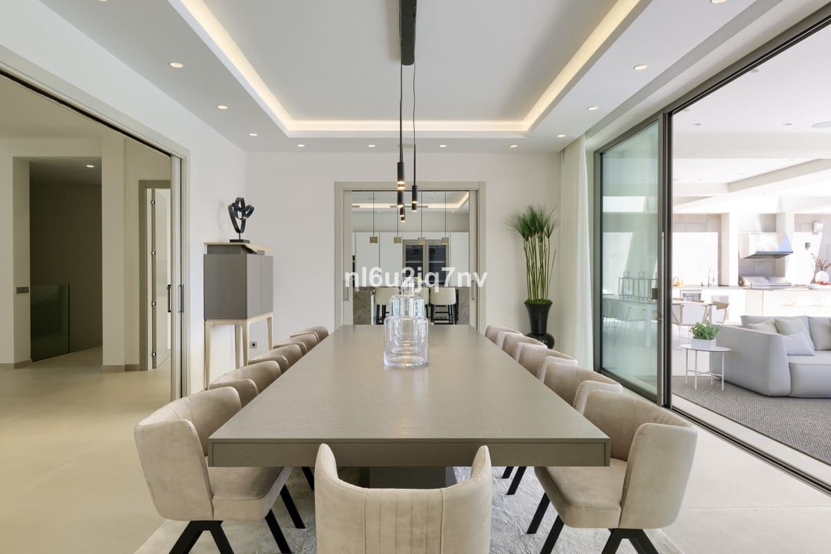 9 soveværelse Villa til salg i Nueva Andalucia med swimmingpool garage - € 11.800.000 (Ref: 5168277)