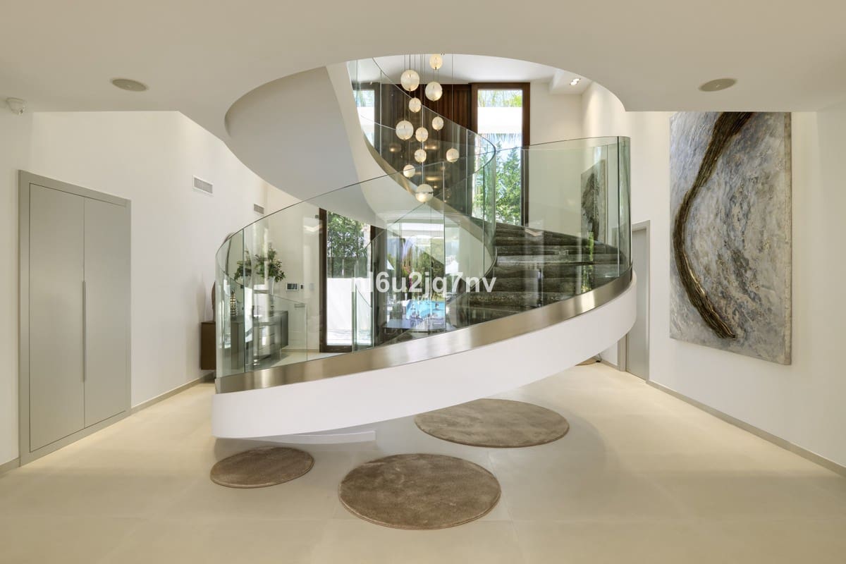 9 soveværelse Villa til salg i Nueva Andalucia med swimmingpool garage - € 11.800.000 (Ref: 5168277)