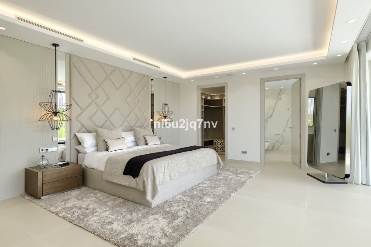 9 soveværelse Villa til salg i Nueva Andalucia med swimmingpool garage - € 11.800.000 (Ref: 5168277)