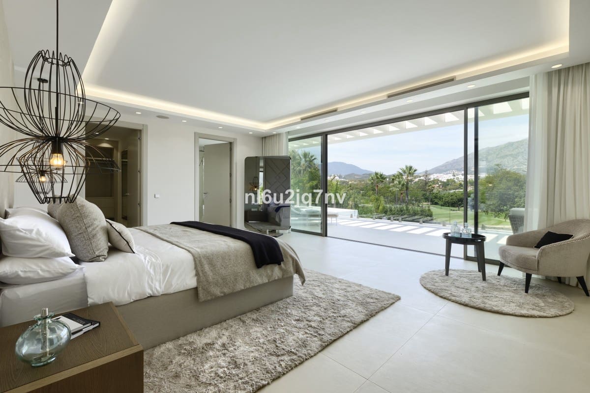 9 soveværelse Villa til salg i Nueva Andalucia med swimmingpool garage - € 11.800.000 (Ref: 5168277)