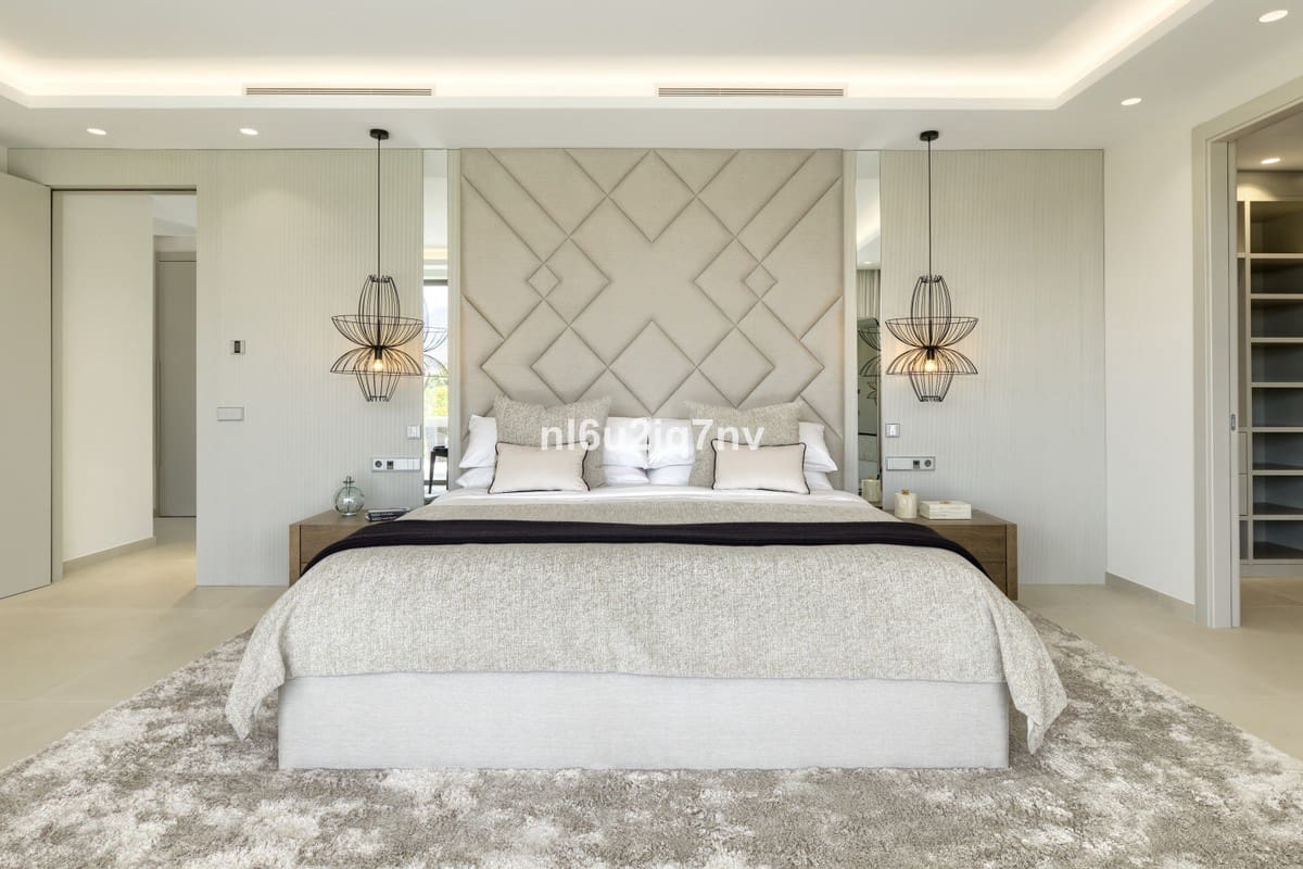 9 soveværelse Villa til salg i Nueva Andalucia med swimmingpool garage - € 11.800.000 (Ref: 5168277)