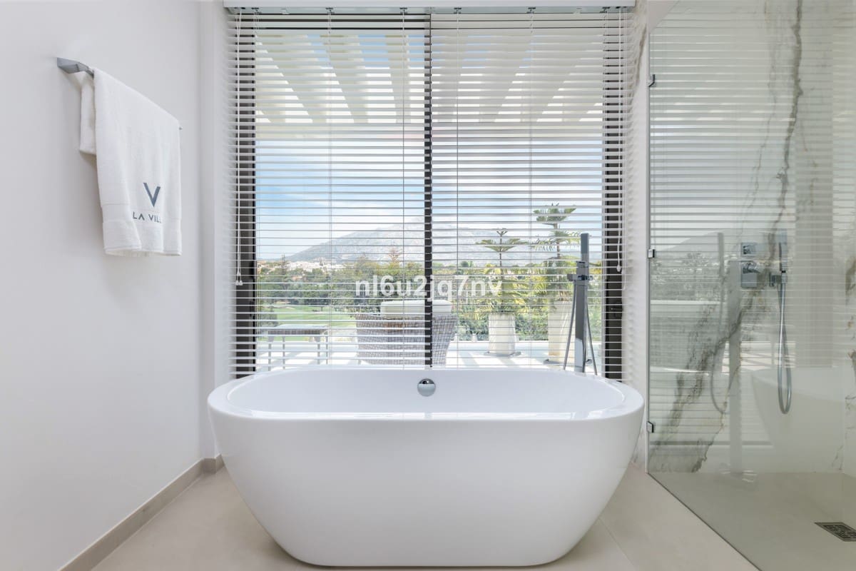 9 soveværelse Villa til salg i Nueva Andalucia med swimmingpool garage - € 11.800.000 (Ref: 5168277)