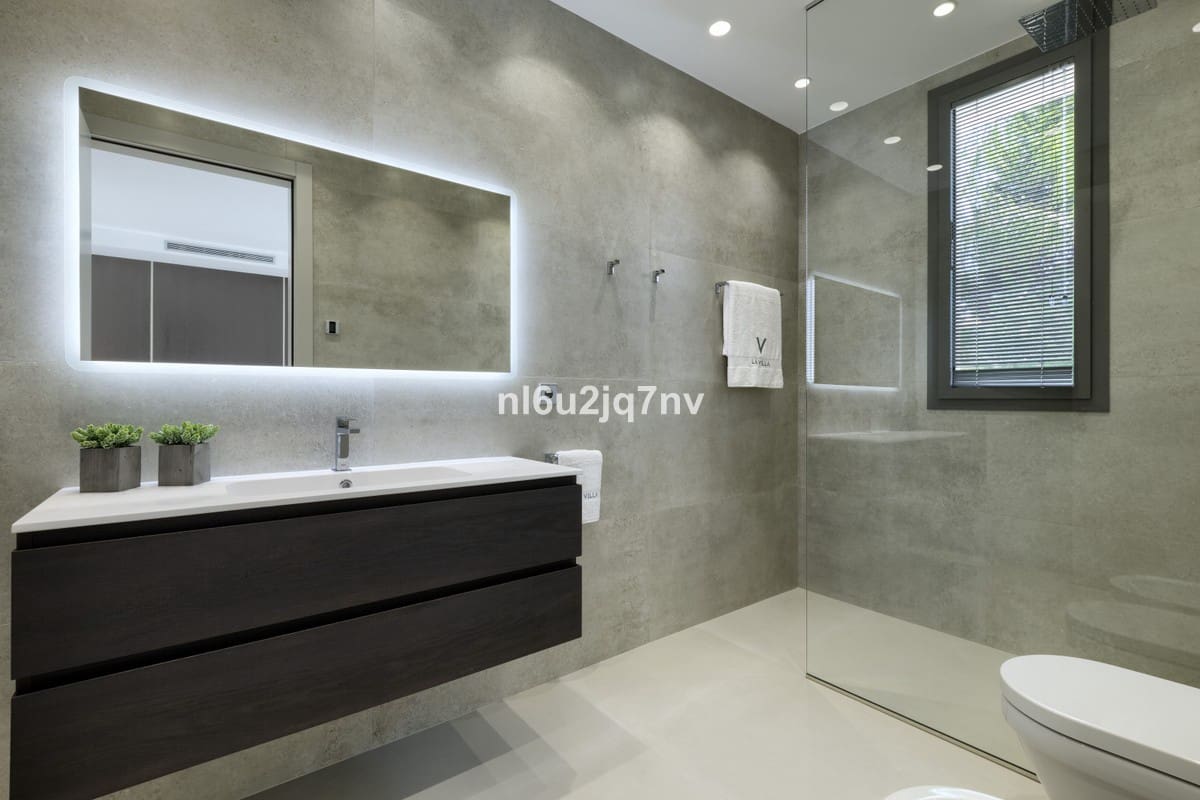 9 soveværelse Villa til salg i Nueva Andalucia med swimmingpool garage - € 11.800.000 (Ref: 5168277)