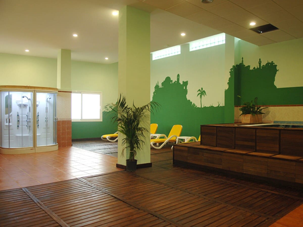 80 soveværelse Hotel til salg i Ojen med swimmingpool - € 11.000.000 (Ref: 5168395)