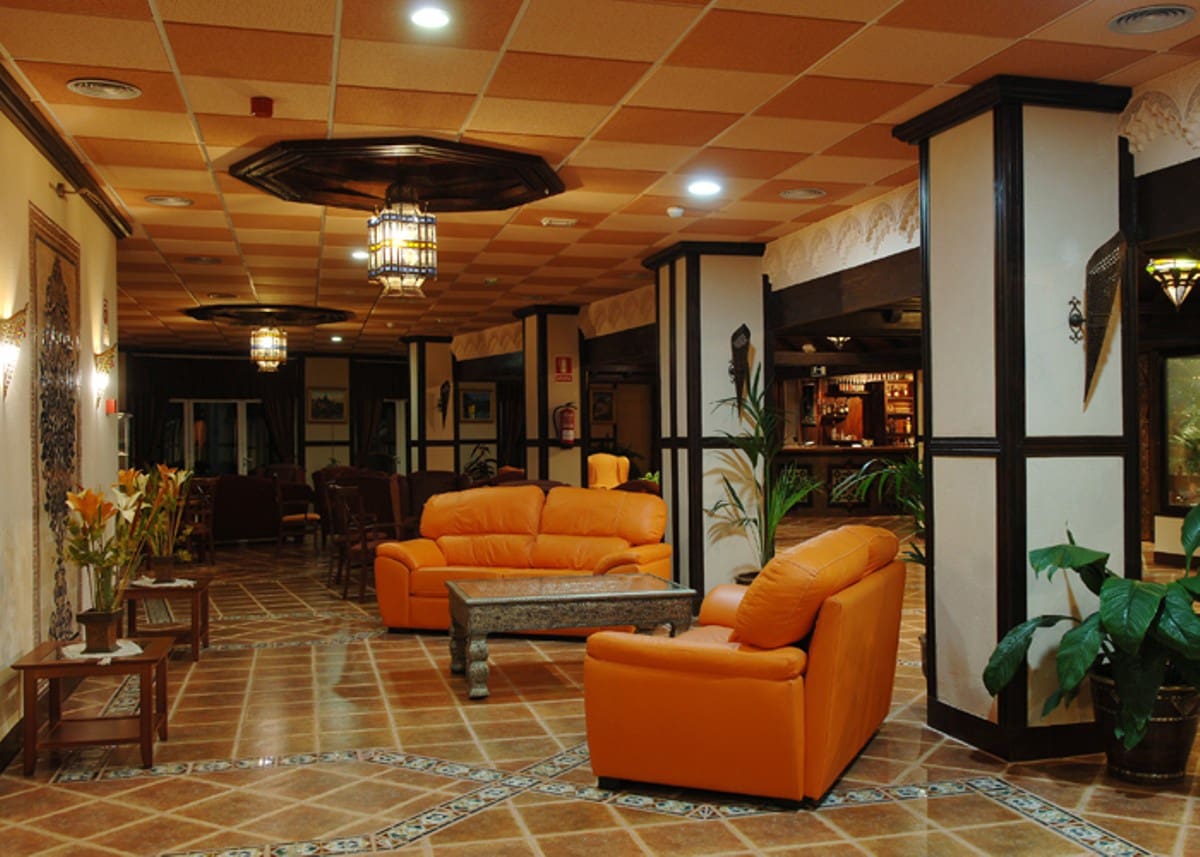 80 soveværelse Hotel til salg i Ojen med swimmingpool - € 11.000.000 (Ref: 5168395)