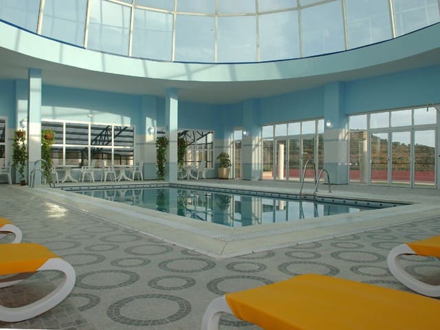 80 soveværelse Hotel til salg i Ojen med swimmingpool - € 11.000.000 (Ref: 5168395)