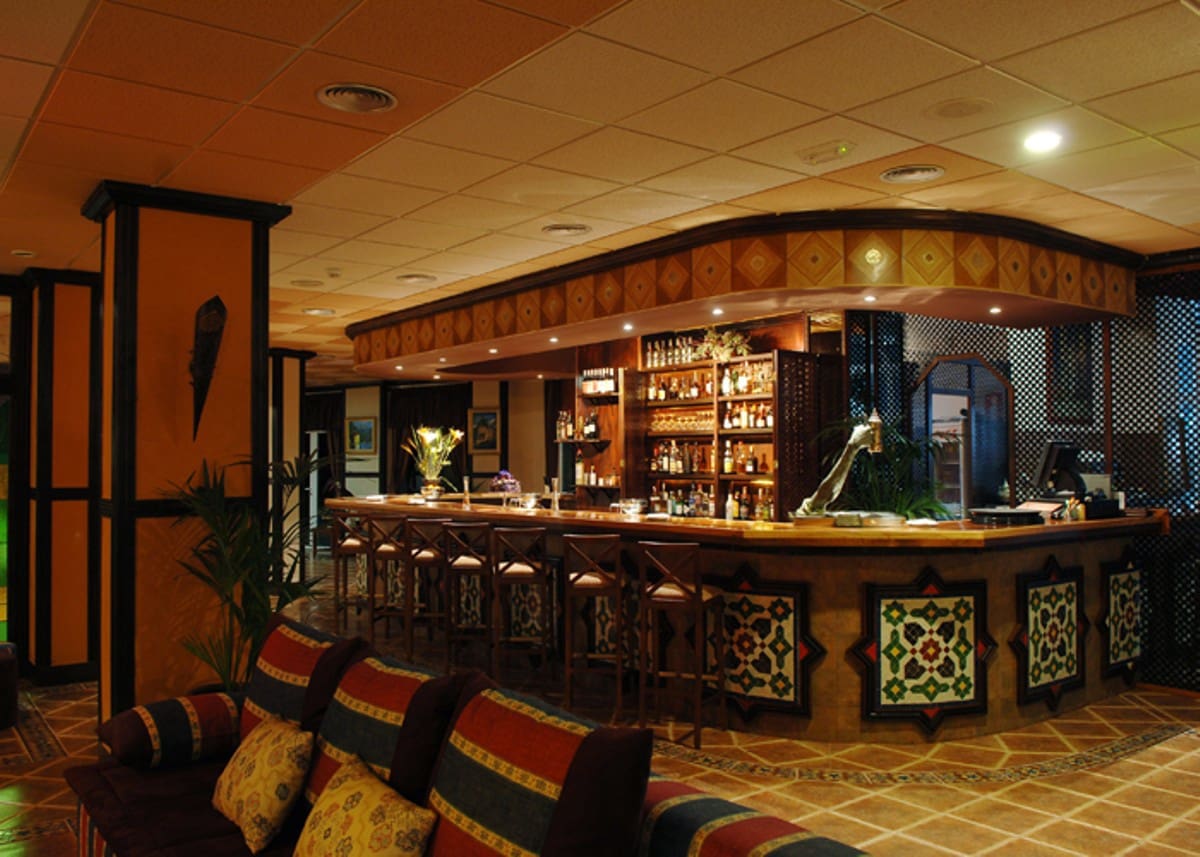 80 soveværelse Hotel til salg i Ojen med swimmingpool - € 11.000.000 (Ref: 5168395)