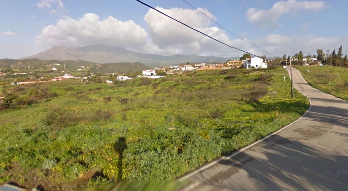 Ubebygd land til salgs i Estepona - € 7 878 500 (Ref: 5266002)