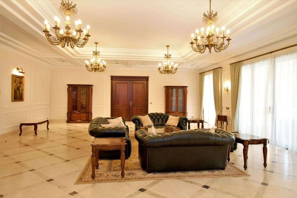 5 sypialnia Willa na sprzedaż w Guadalmina z basenem garażem - 10 200 000 € (Ref: 5266411)