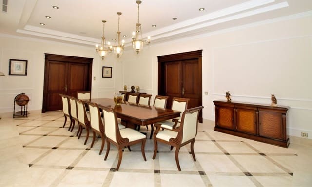 5 sypialnia Willa na sprzedaż w Guadalmina Baja, Marbella z basenem garażem - 10 200 000 € (Ref: 5266411)