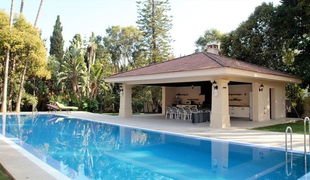 5 bedroom Villa for sale in Guadalmina Baja, Marbella with pool garage - € 10,200,000 (Ref: 5266411)