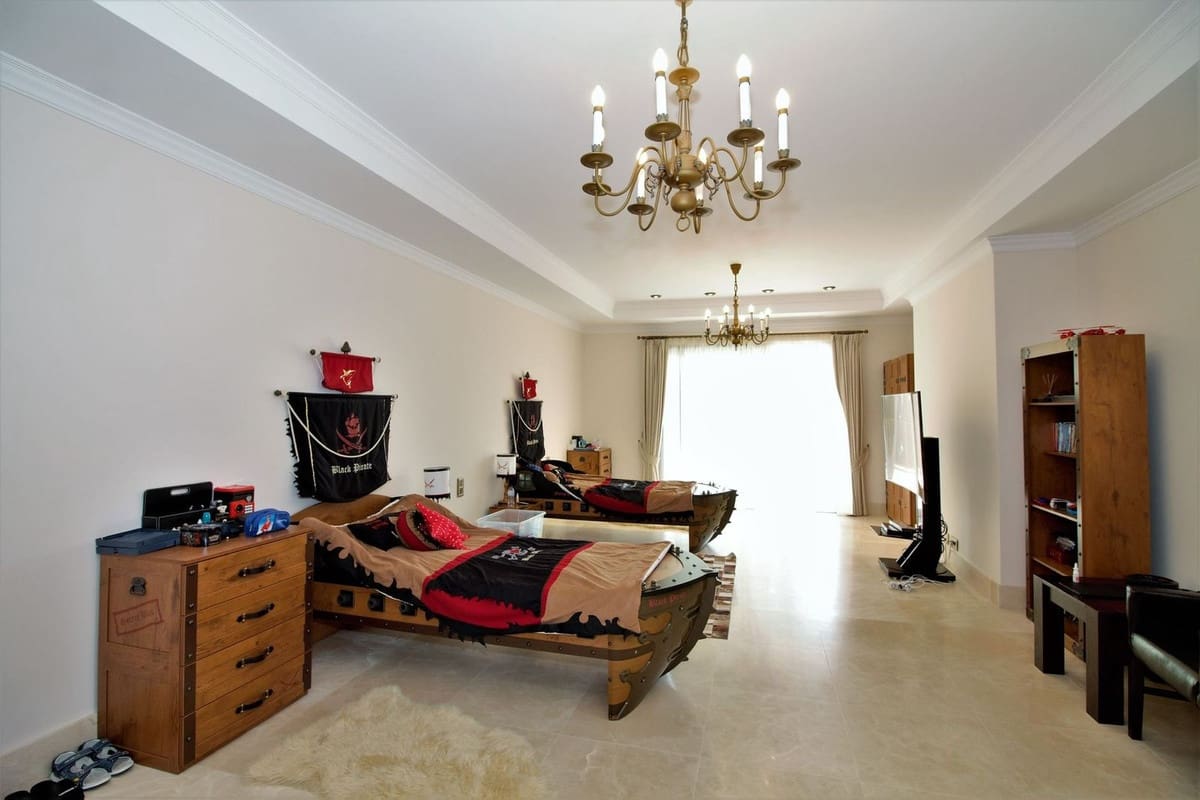 5 sypialnia Willa na sprzedaż w Guadalmina z basenem garażem - 10 200 000 € (Ref: 5266411)