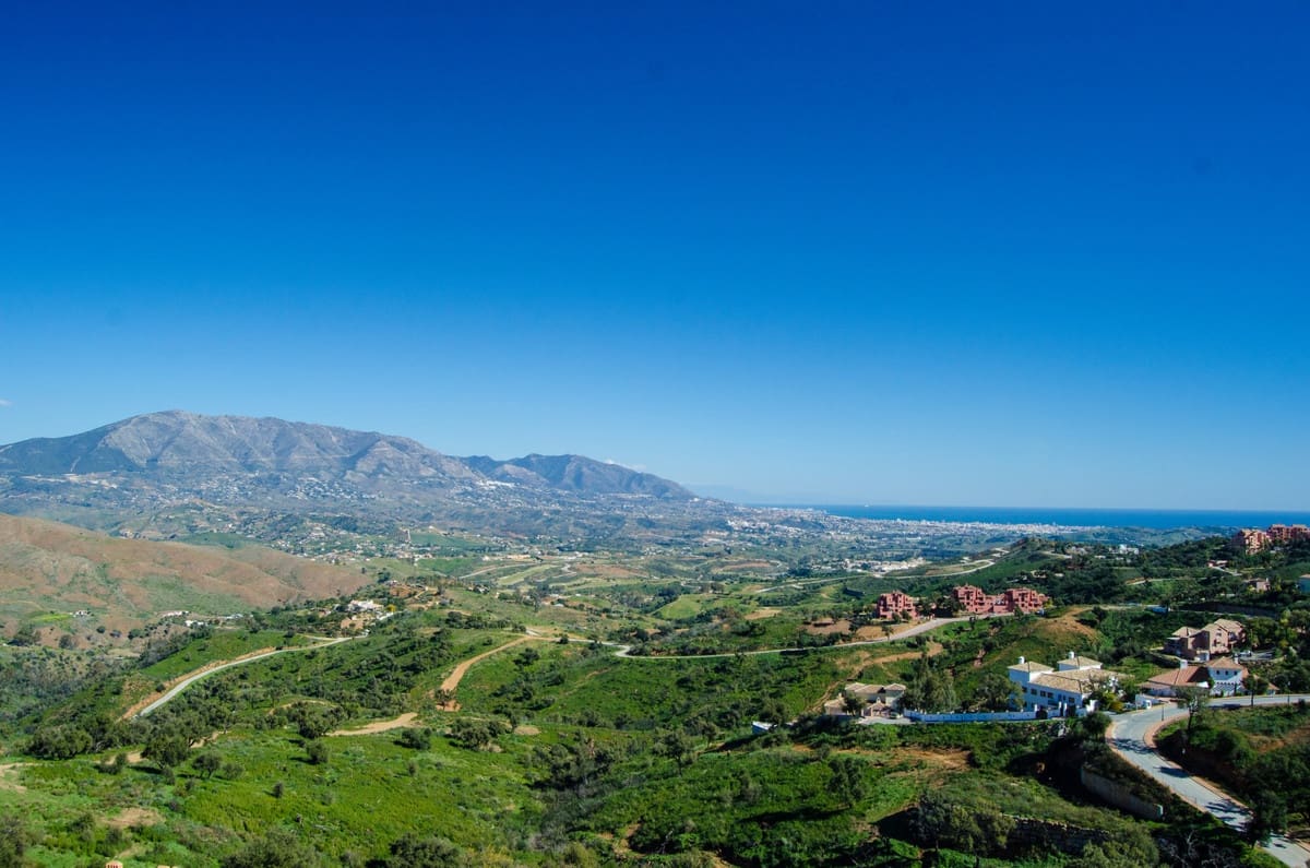 Grunde uden byggetilladelser til salg i La Mairena - € 6.448.800 (Ref: 5266455)