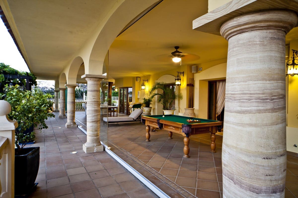 7 sypialnia Willa na sprzedaż w Puerto Banus z basenem garażem - 10 000 000 € (Ref: 5282599)