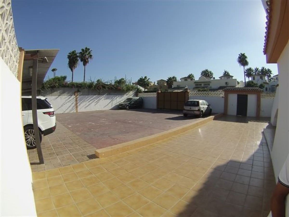 8 soveværelse Villa til salg i Puerto Banus - € 12.000.000 (Ref: 5592482)