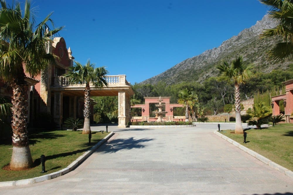 10 chambre Villa/Maison à vendre à Golden Mile avec piscine garage - 16 000 000 € (Ref: 5592488)