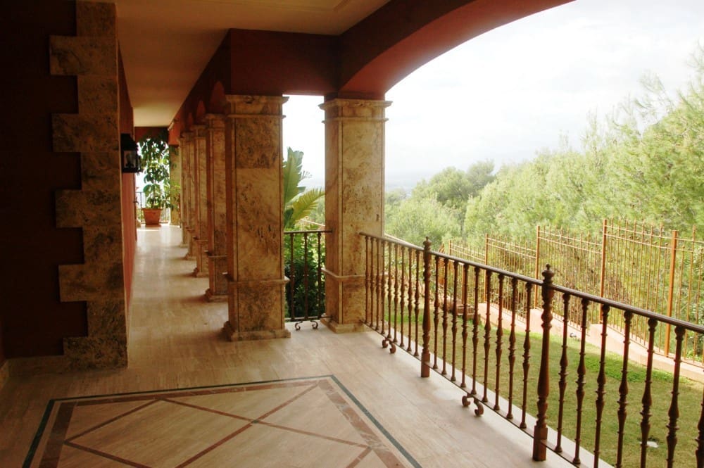 10 chambre Villa/Maison à vendre à Golden Mile avec piscine garage - 16 000 000 € (Ref: 5592488)