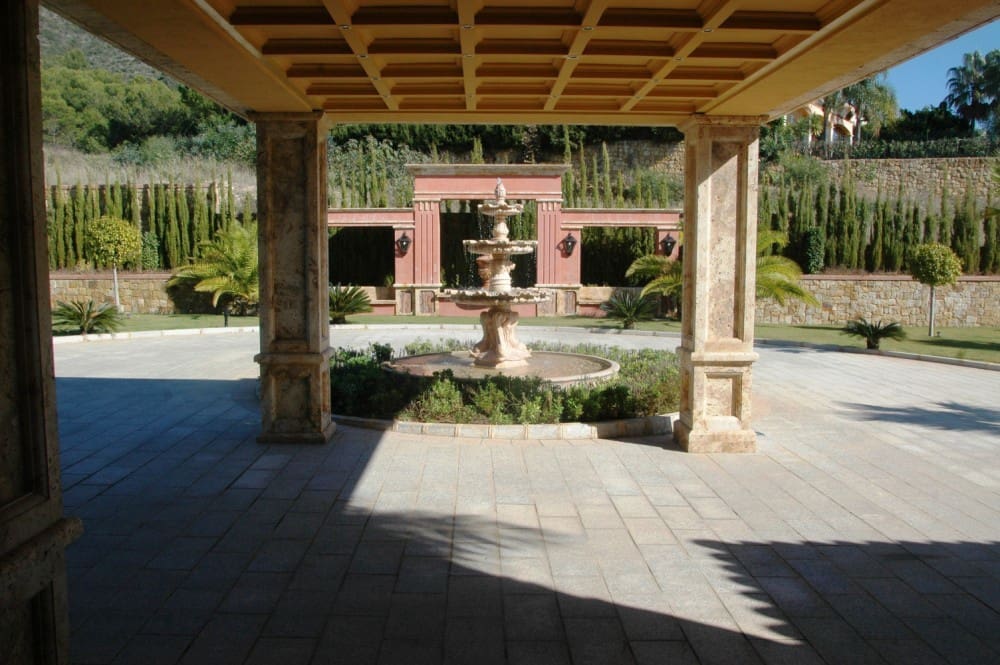 10 chambre Villa/Maison à vendre à Golden Mile avec piscine garage - 16 000 000 € (Ref: 5592488)