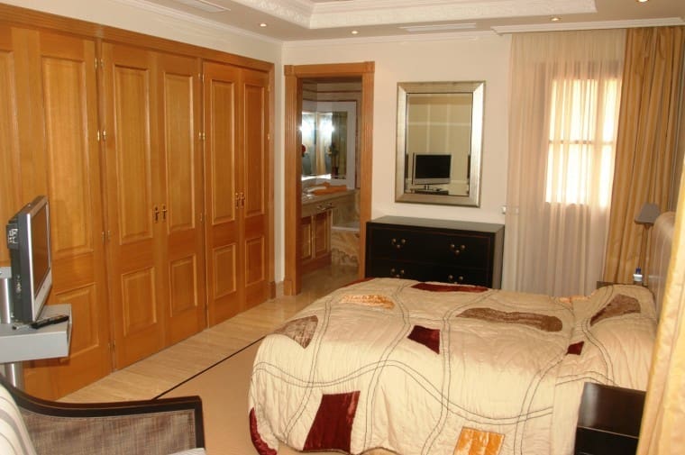 10 chambre Villa/Maison à vendre à Golden Mile avec piscine garage - 16 000 000 € (Ref: 5592488)