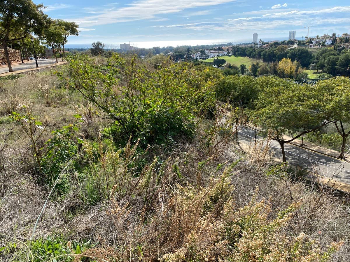 Teren niezagospodarowany na sprzedaż w Elviria - 25 000 000 € (Ref: 6469963)