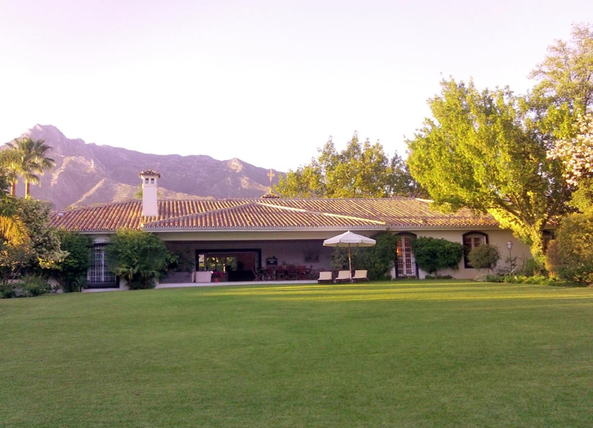 8 bedroom Villa for sale in Golden Mile with pool garage - € 10,500,000 (Ref: 6471322)