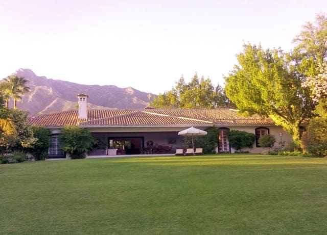 8 soverom Villa til salgs i La Carolina - Guadalpín, Marbella med svømmebasseng garasje - € 10 500 000 (Ref: 6471322)