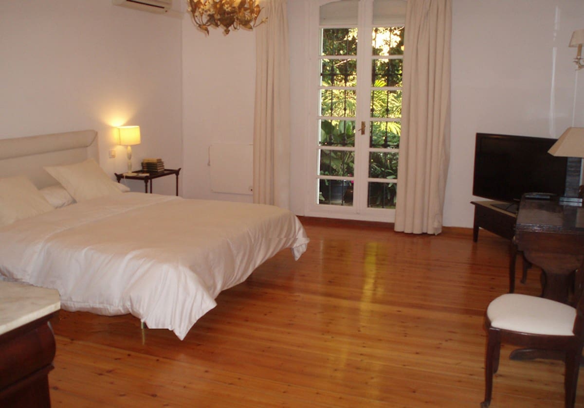 8 bedroom Villa for sale in Golden Mile with pool garage - € 10,500,000 (Ref: 6471322)