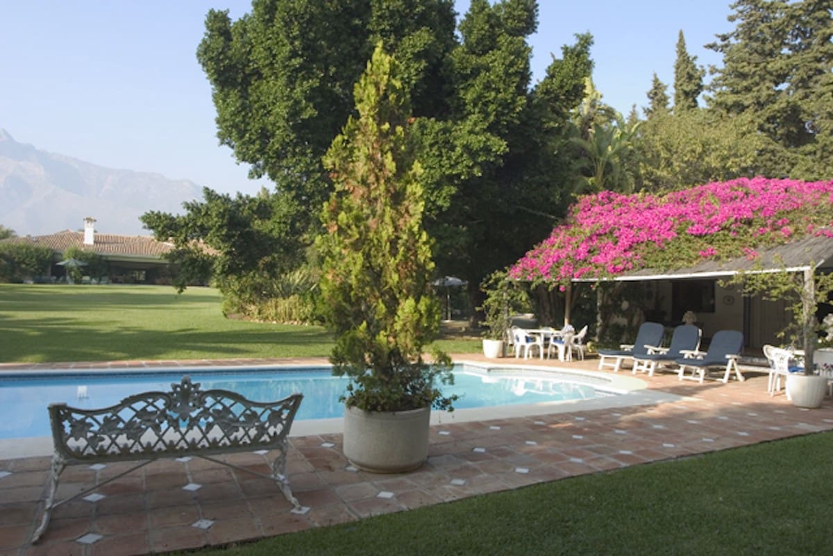 8 bedroom Villa for sale in Golden Mile with pool garage - € 10,500,000 (Ref: 6471322)