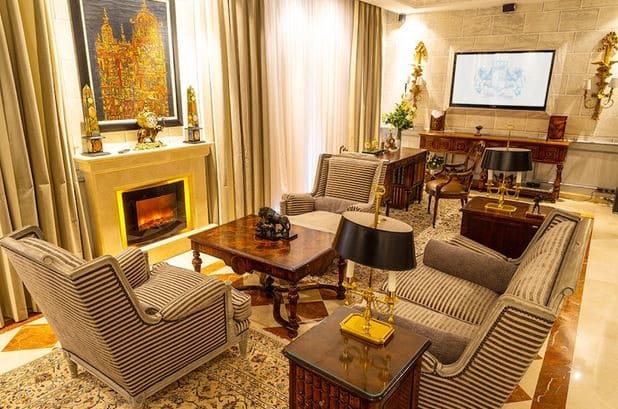 10 bedroom Villa for sale in Mijas with pool - € 38,000,000 (Ref: 6471324)