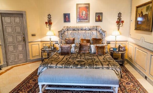 10 bedroom Villa for sale in Mijas with pool - € 38,000,000 (Ref: 6471324)