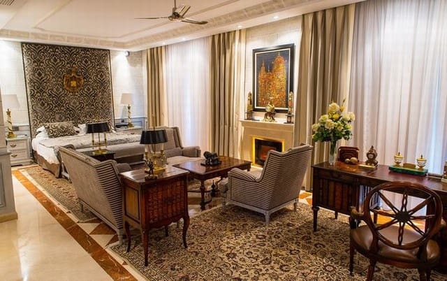 10 bedroom Villa for sale in Mijas with pool - € 38,000,000 (Ref: 6471324)