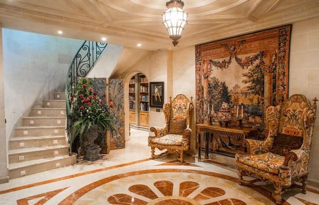 10 bedroom Villa for sale in Mijas with pool - € 38,000,000 (Ref: 6471324)