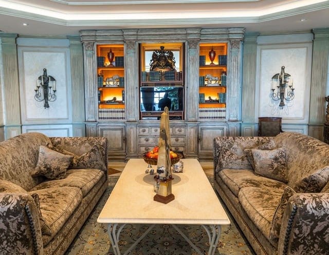 10 bedroom Villa for sale in Mijas with pool - € 38,000,000 (Ref: 6471324)