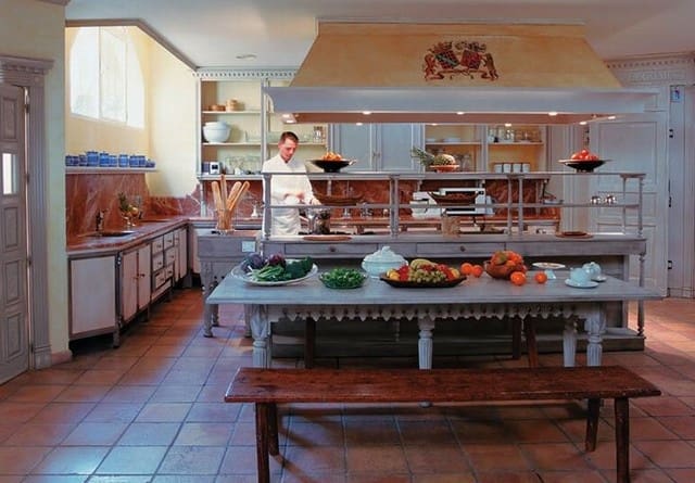 10 bedroom Villa for sale in Mijas with pool - € 38,000,000 (Ref: 6471324)