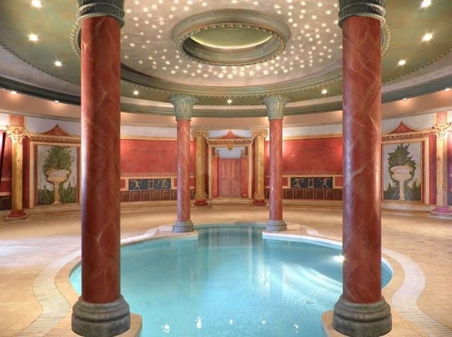 10 bedroom Villa for sale in Mijas with pool - € 38,000,000 (Ref: 6471324)