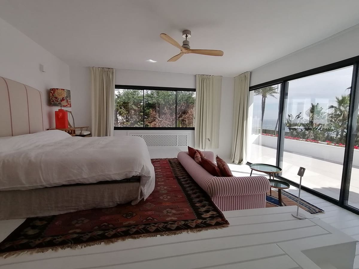 8 soverom Villa til salgs i Guadalmina med svømmebasseng garasje - € 14 000 000 (Ref: 6471329)