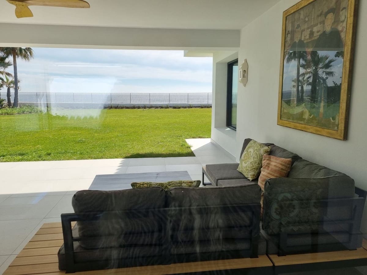 8 soverom Villa til salgs i Guadalmina med svømmebasseng garasje - € 14 000 000 (Ref: 6471329)